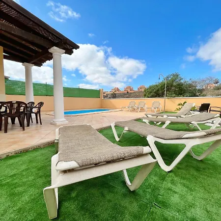 Ftv Holidays Homes Коральео